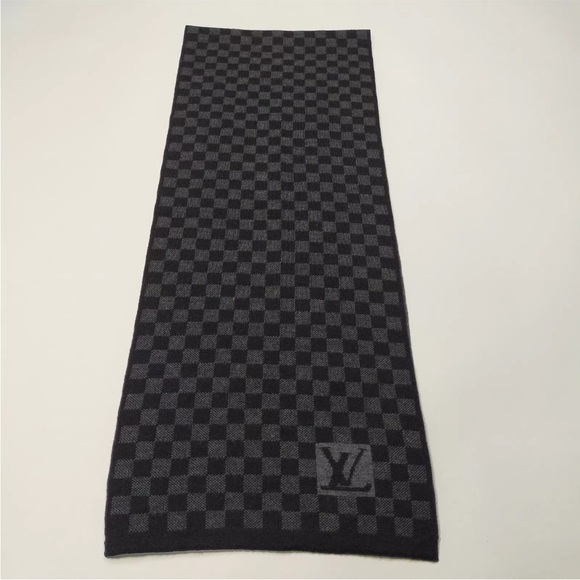 AUTH Louis Vuitton LV Lookbook Model Damier Scarf - Picture 3 of 5